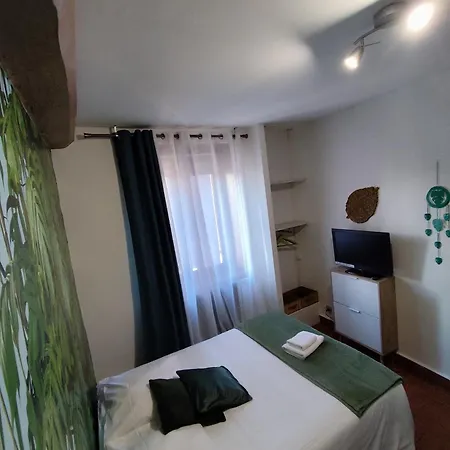 Hotel De La Place 3*