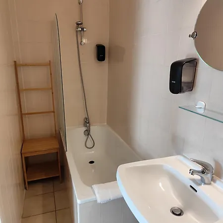 De La Place Hotel Loyettes
