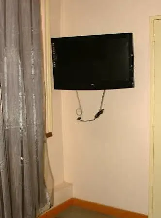 De La Place Szálloda Loyettes