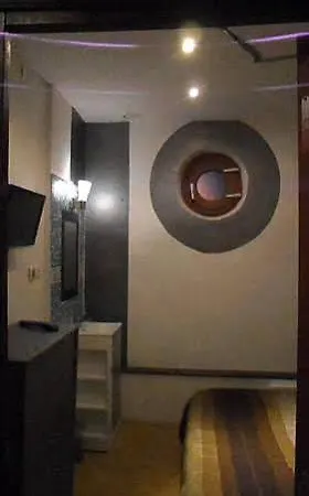 De La Place Szálloda 3*